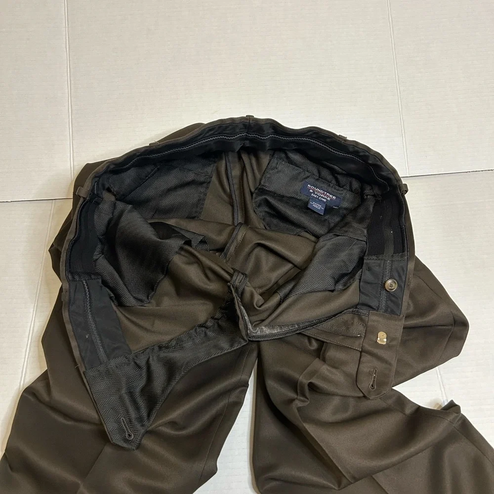 Round Tree & York Sz 34x30 Chocolate Brown men’s flat front dress pants